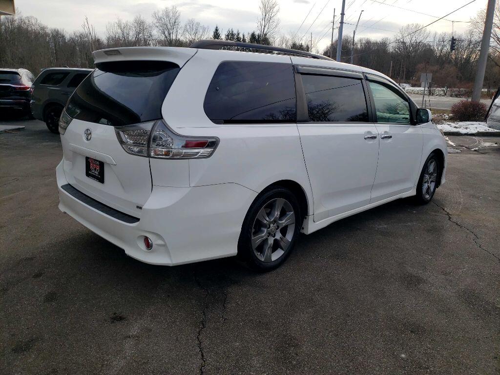 Toyota Sienna FWD 7-Passenger V6 2014