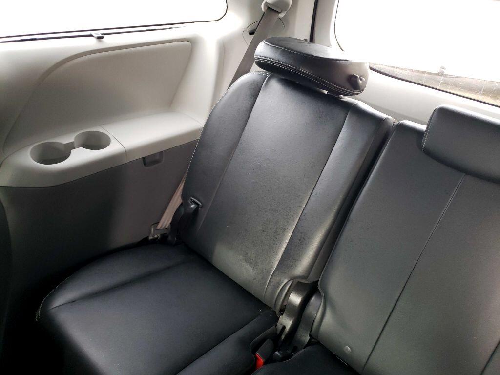 Toyota Sienna FWD 7-Passenger V6 2014