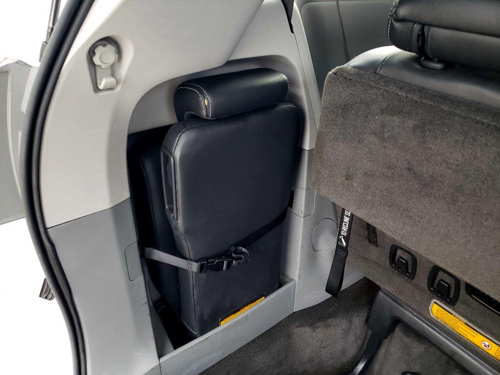 Toyota Sienna FWD 7-Passenger V6 2014