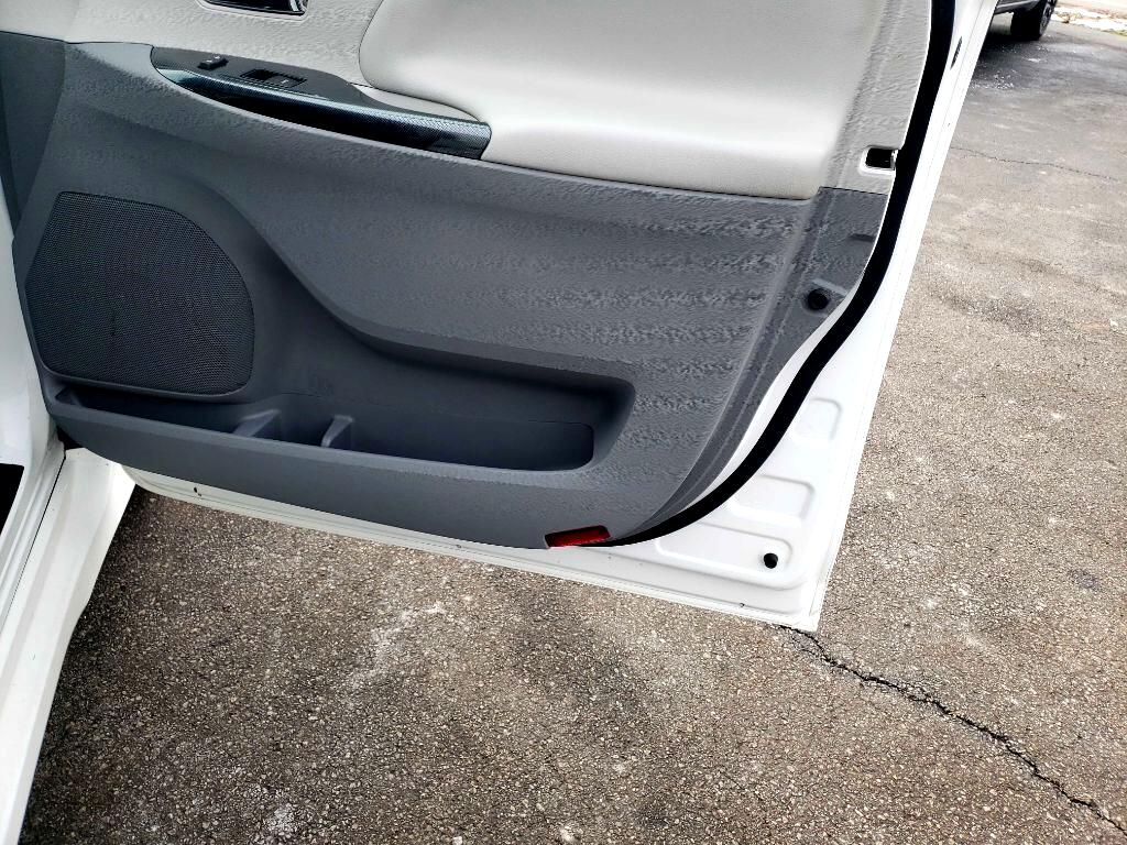 Toyota Sienna FWD 7-Passenger V6 2014