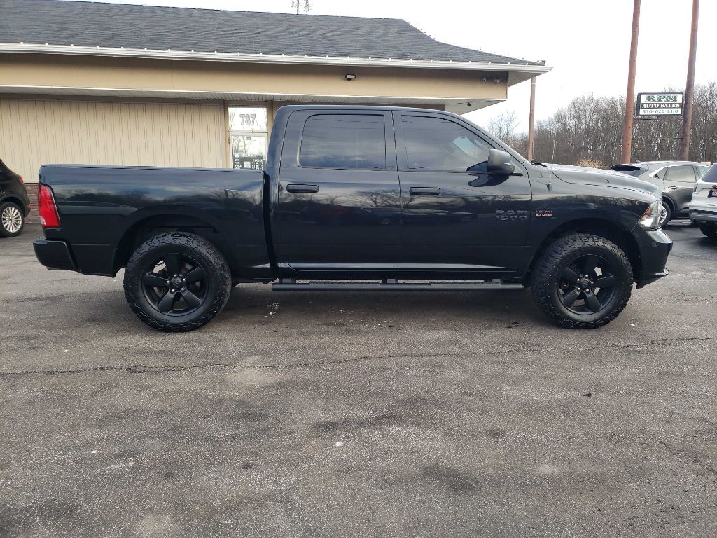 RAM 1500 Tradesman Crew Cab SWB 4WD 2017