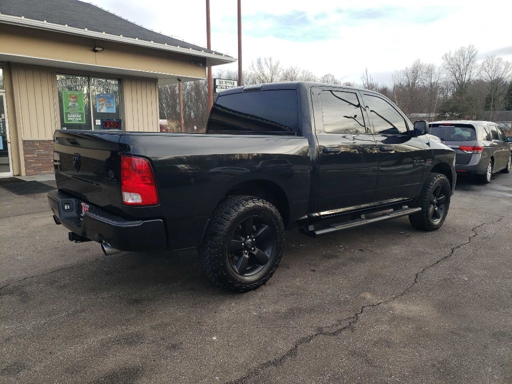 RAM 1500 Tradesman Crew Cab SWB 4WD 2017
