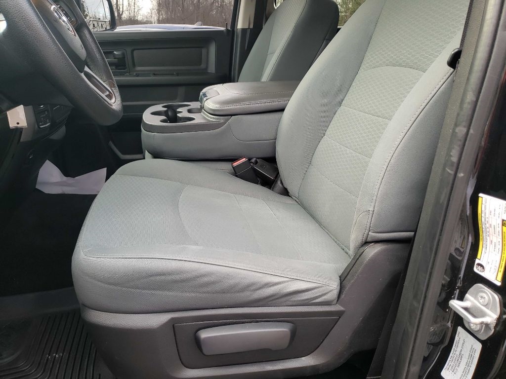 RAM 1500 Tradesman Crew Cab SWB 4WD 2017