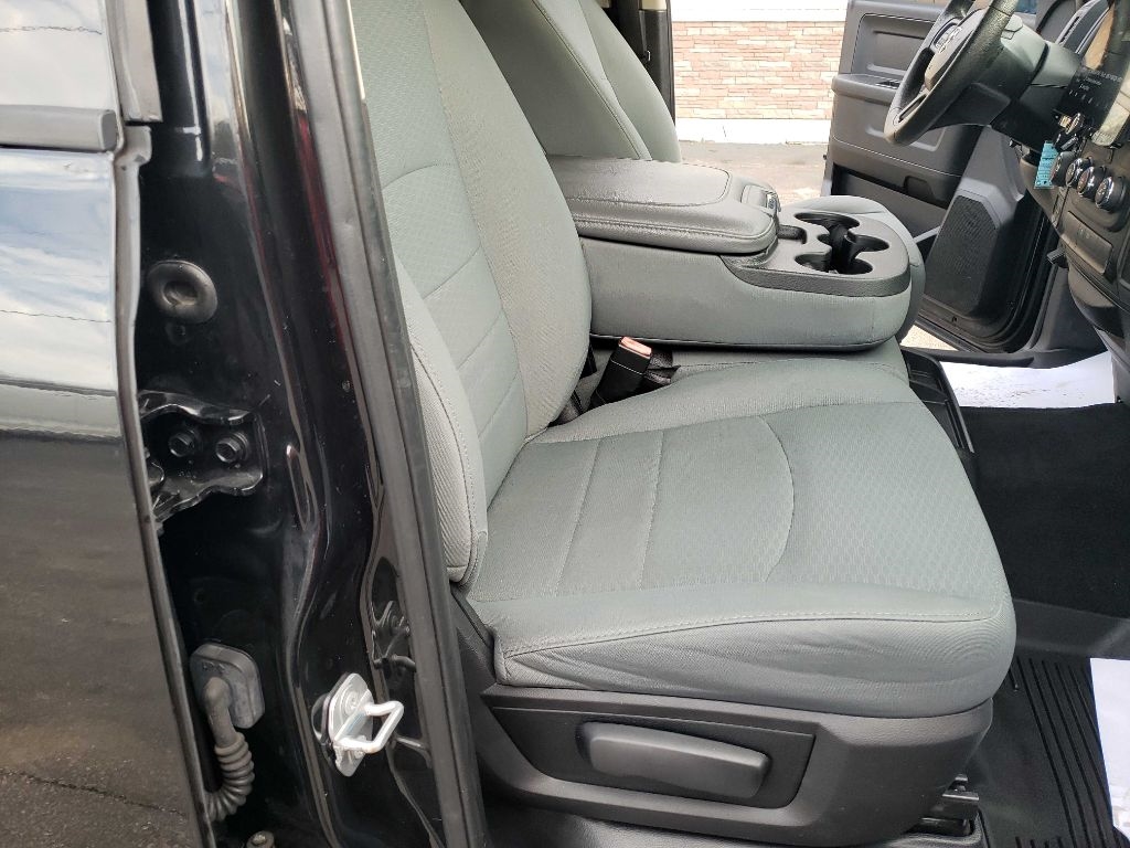 RAM 1500 Tradesman Crew Cab SWB 4WD 2017