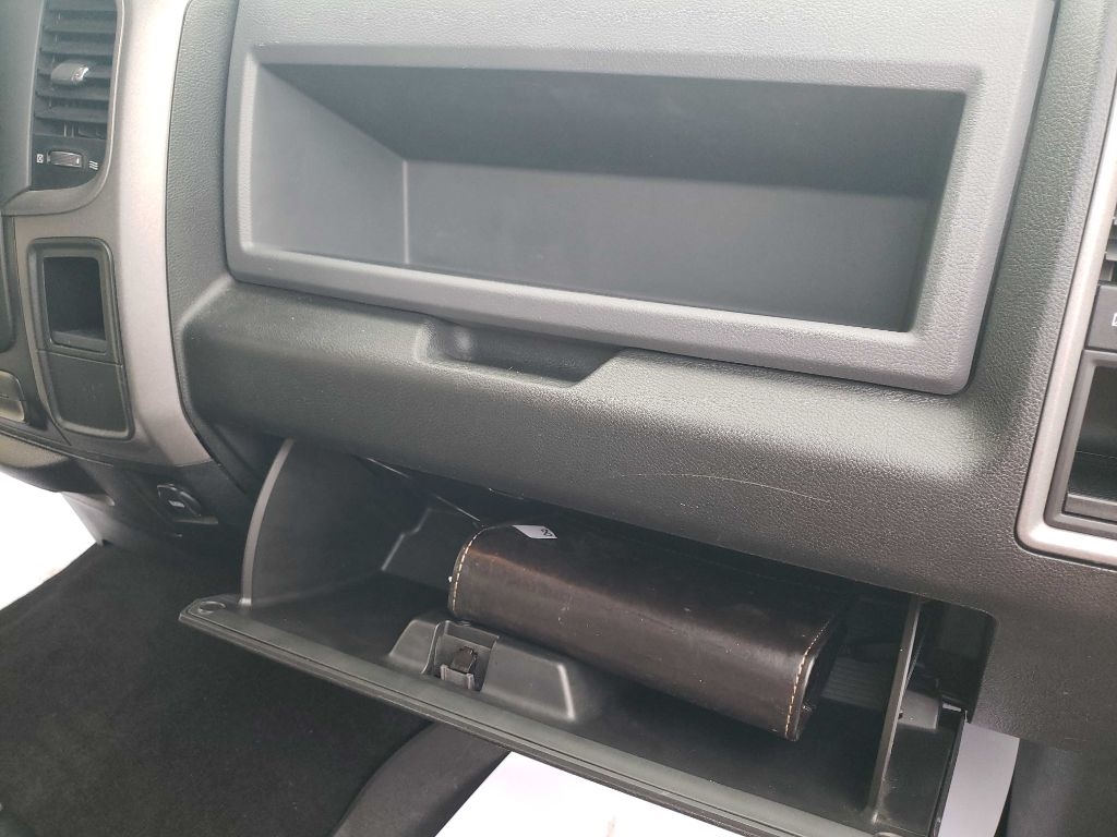 RAM 1500 Tradesman Crew Cab SWB 4WD 2017