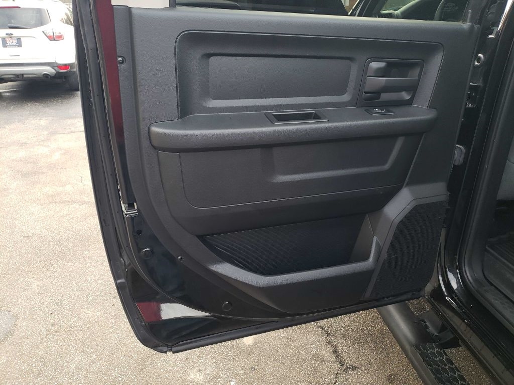 RAM 1500 Tradesman Crew Cab SWB 4WD 2017