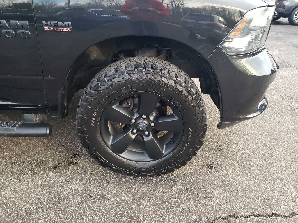 RAM 1500 Tradesman Crew Cab SWB 4WD 2017