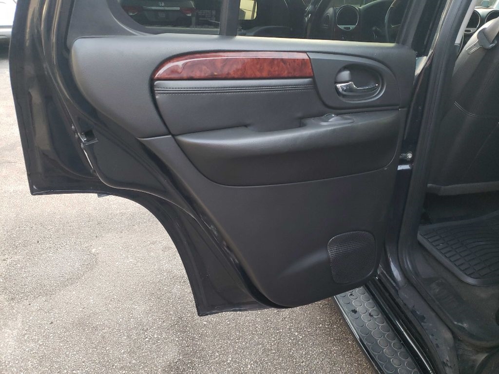 GMC Envoy XL Denali 4WD 2008