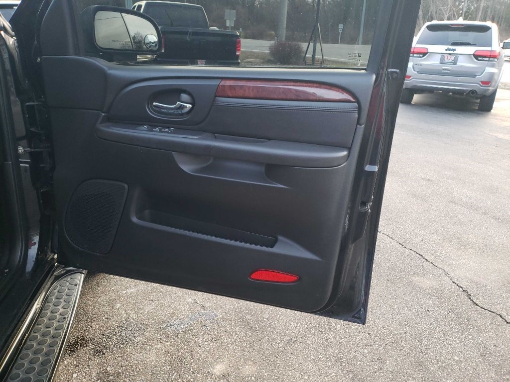 GMC Envoy XL Denali 4WD 2008