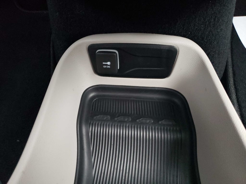 Chrysler Voyager LX 2021