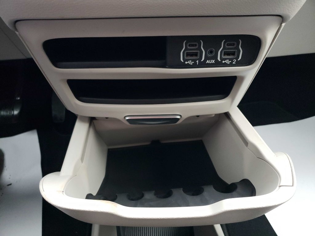 Chrysler Voyager LX 2021