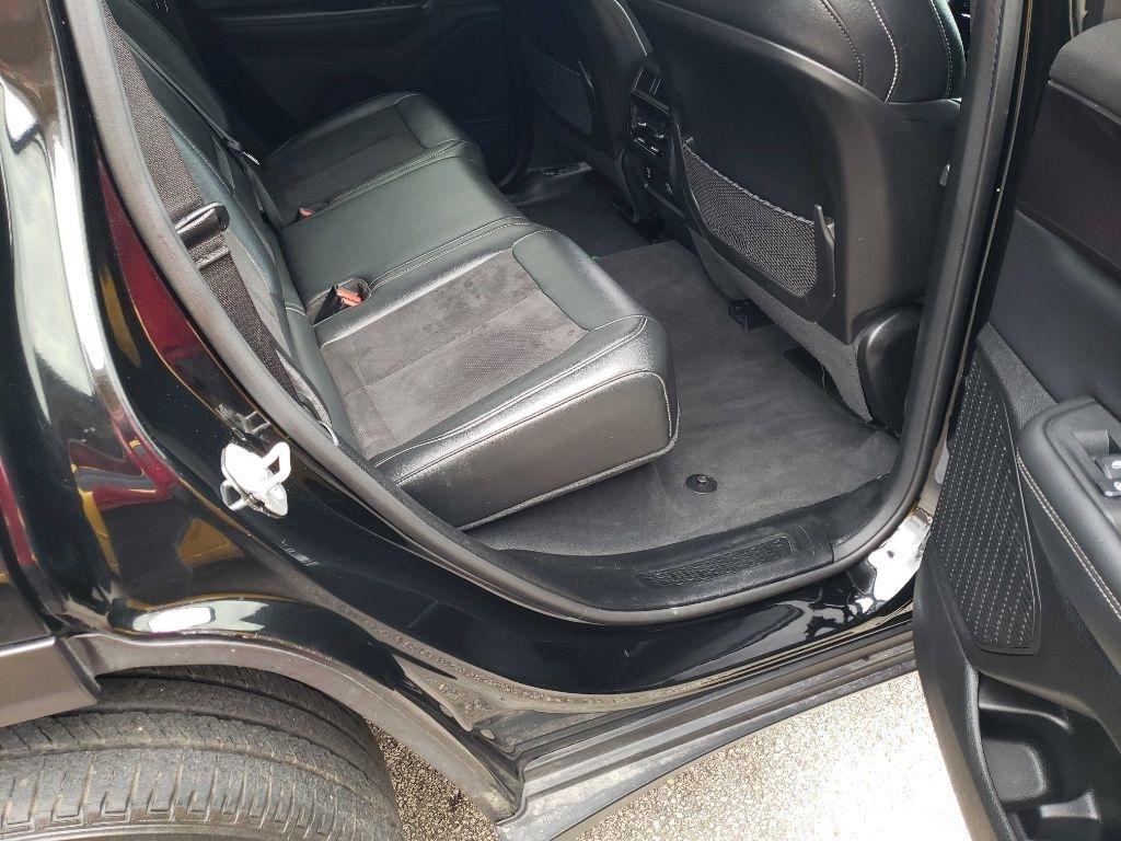 Jeep Grand Cherokee Laredo 4WD 2023