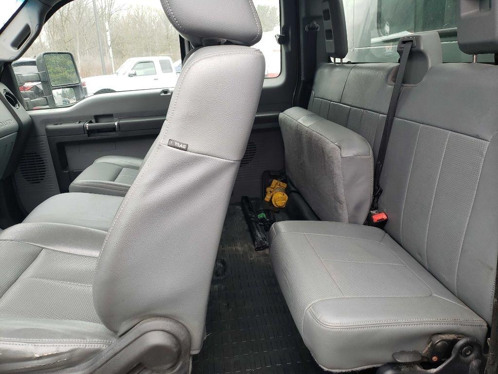 Ford F-350 SD XL SuperCab Long Bed DRW 4WD 2016