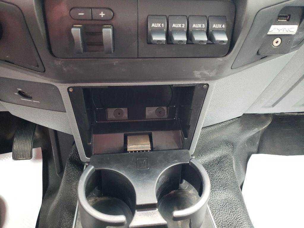 Ford F-350 SD XL SuperCab Long Bed DRW 4WD 2016