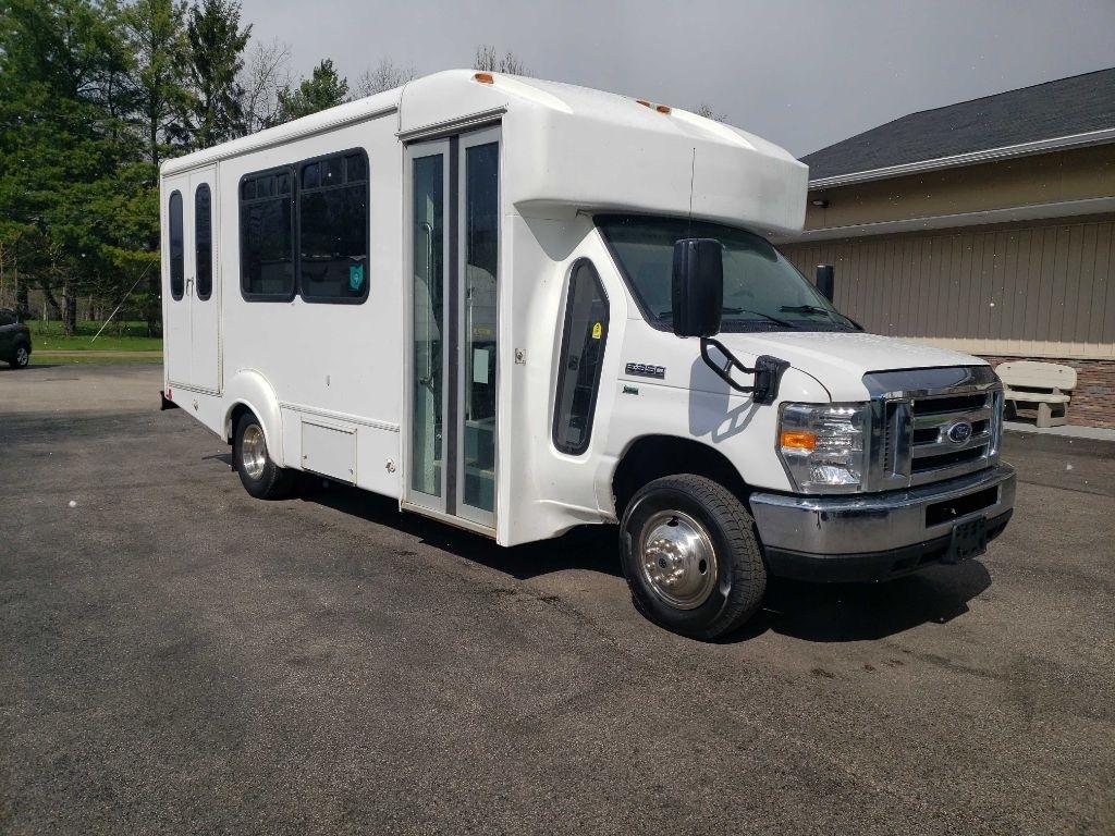 Ford Econoline E350 2015