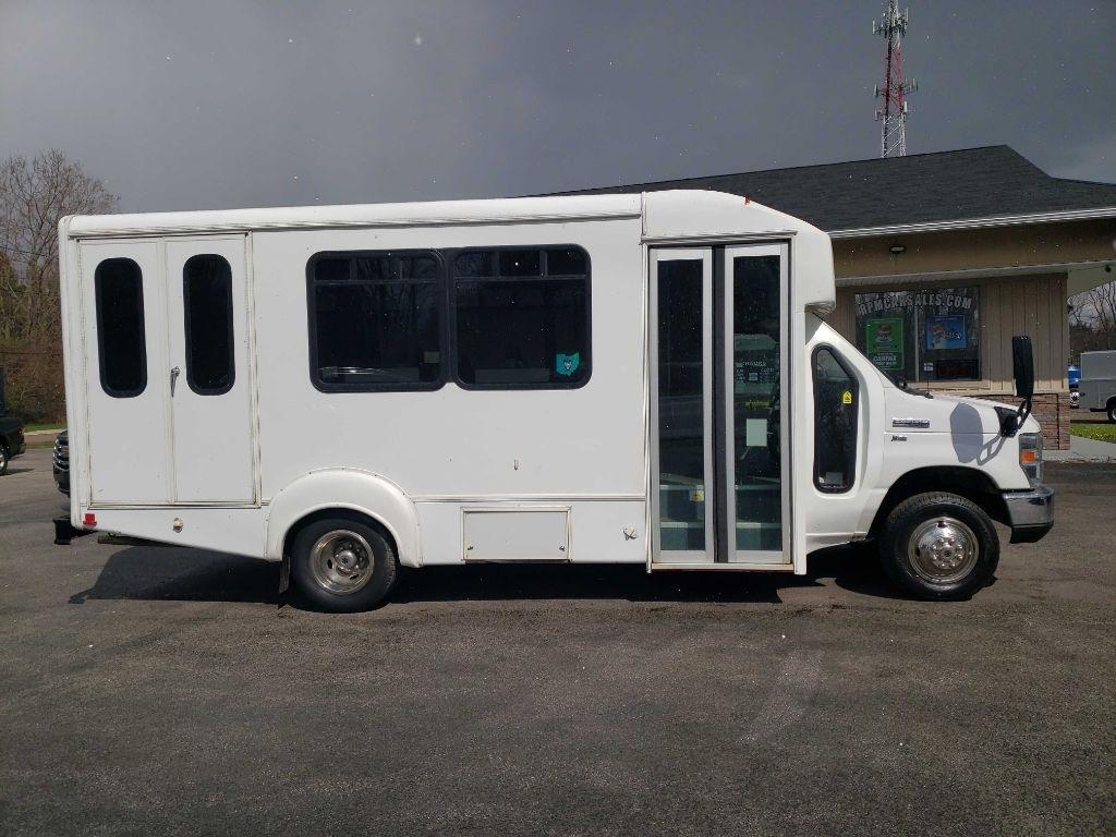 Ford Econoline E350 2015