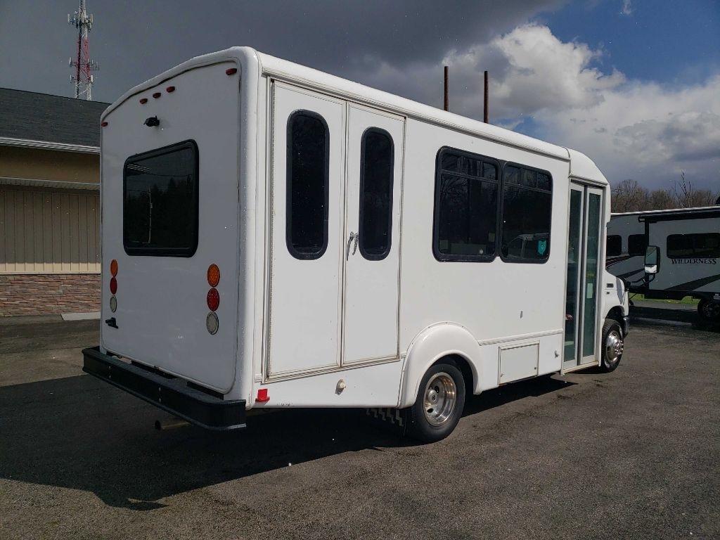 Ford Econoline E350 2015