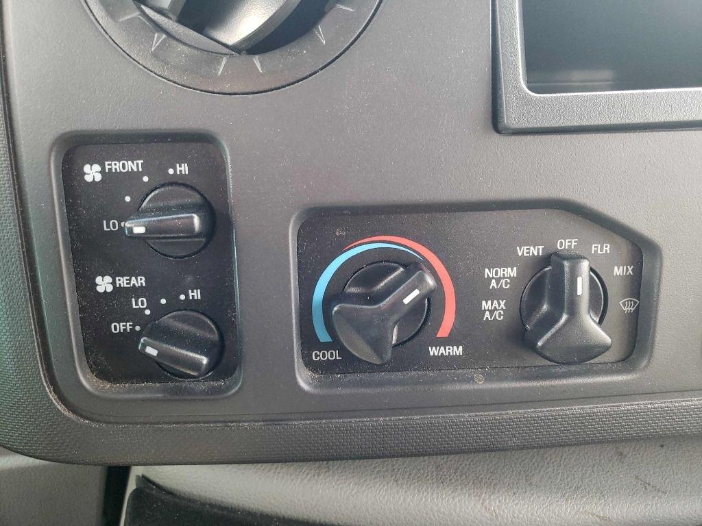 Ford Econoline E350 2015