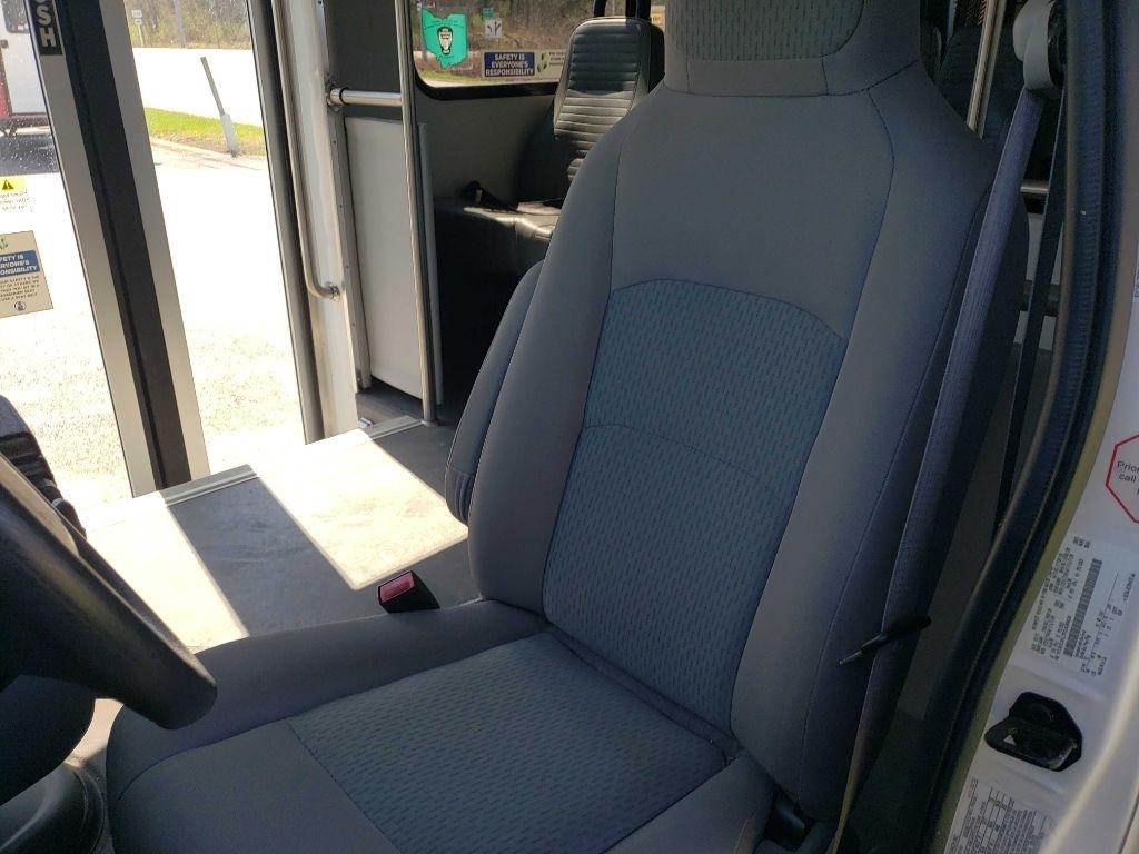 2015 Ford E-Series Cutaway Base - Photo 12