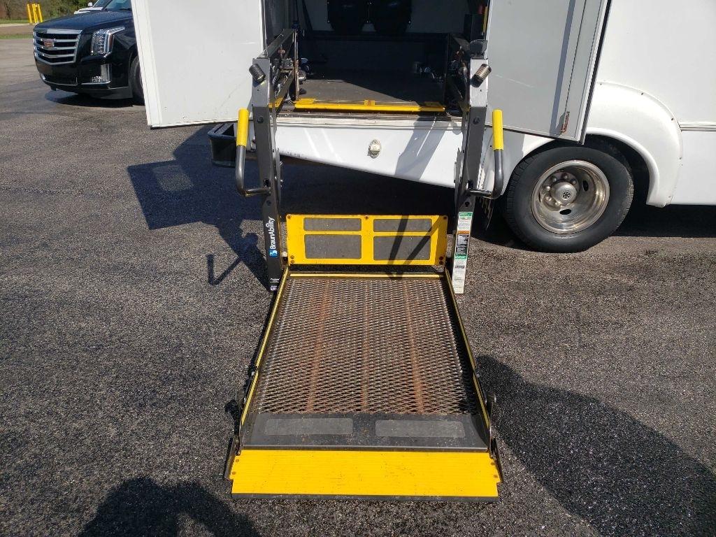 2015 Ford E-Series Cutaway Base - Photo 13