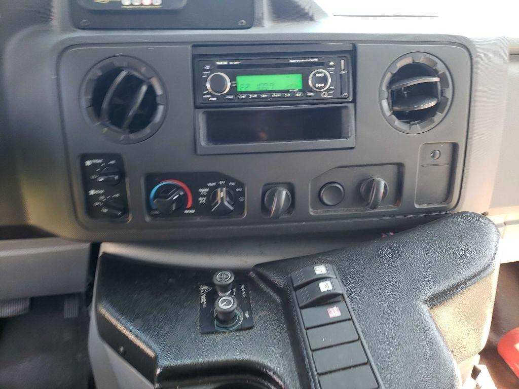 2015 Ford E-Series Cutaway Base - Photo 17