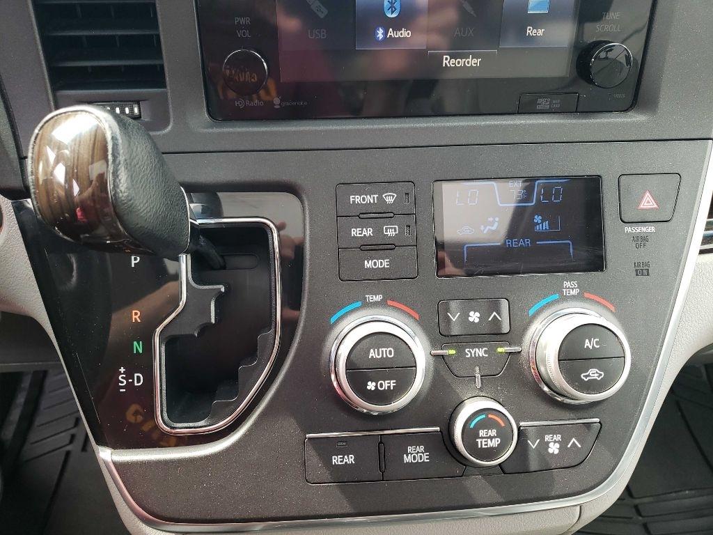 Toyota Sienna Limited AWD 7-Passenger V6 2015