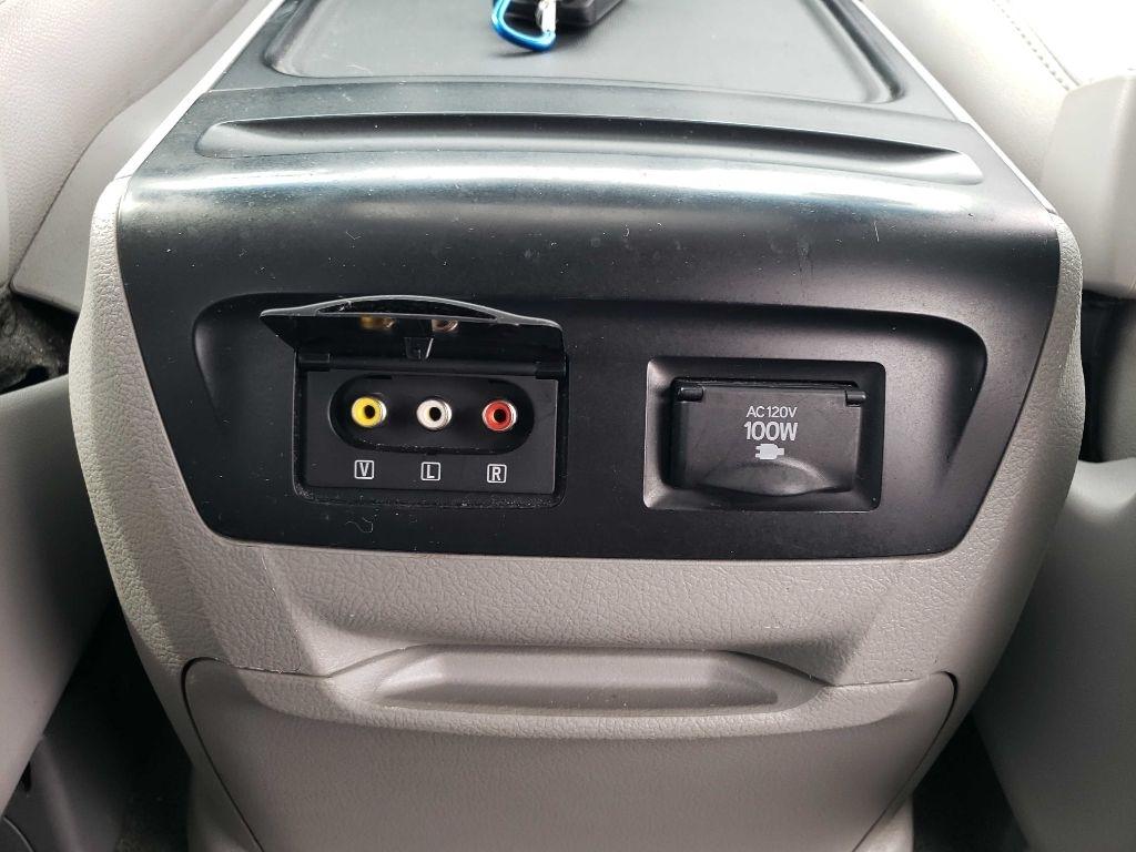 Toyota Sienna Limited AWD 7-Passenger V6 2015