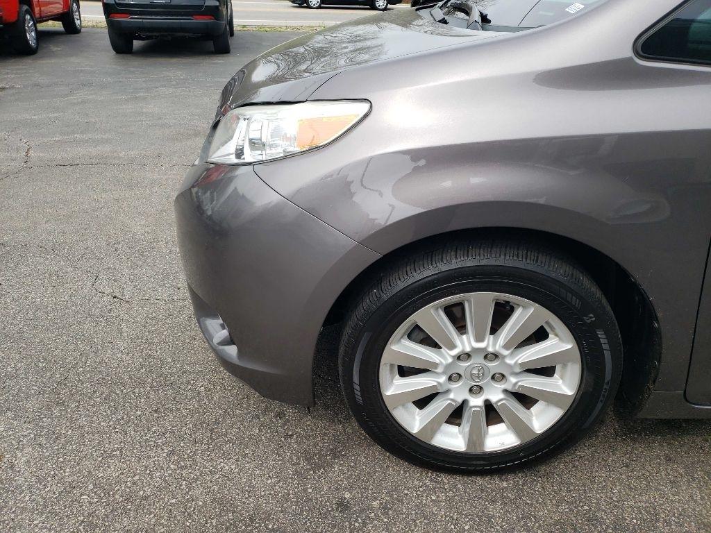 Toyota Sienna Limited AWD 7-Passenger V6 2015
