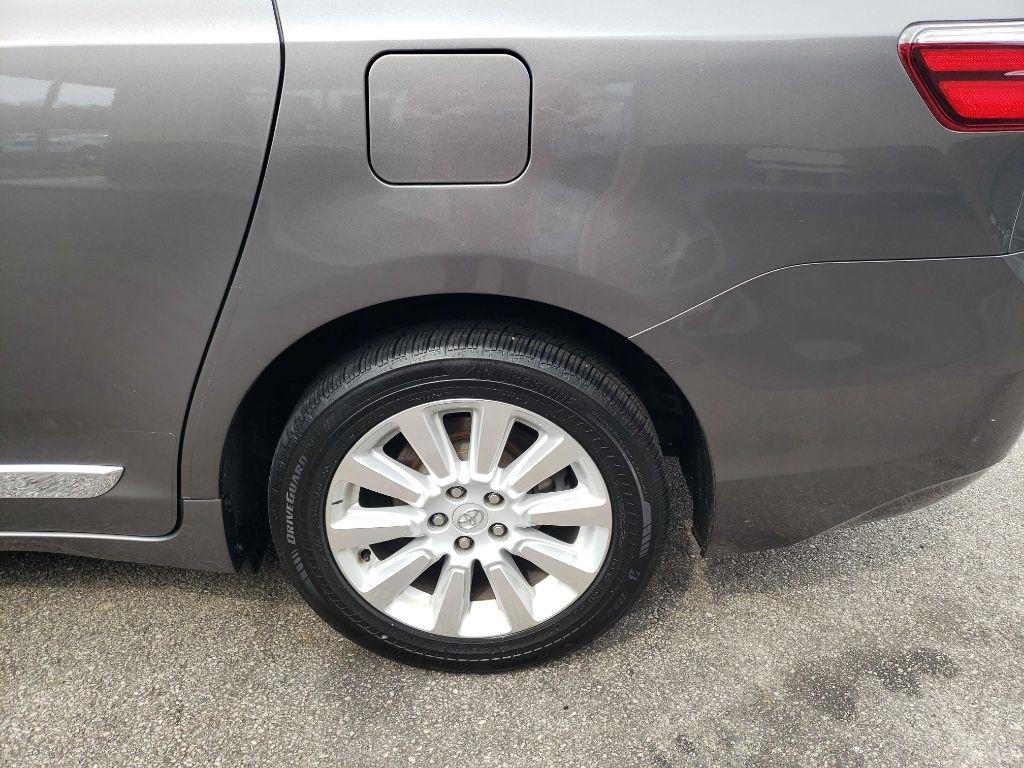 Toyota Sienna Limited AWD 7-Passenger V6 2015