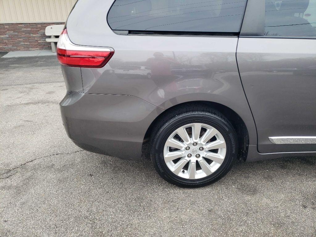 Toyota Sienna Limited AWD 7-Passenger V6 2015