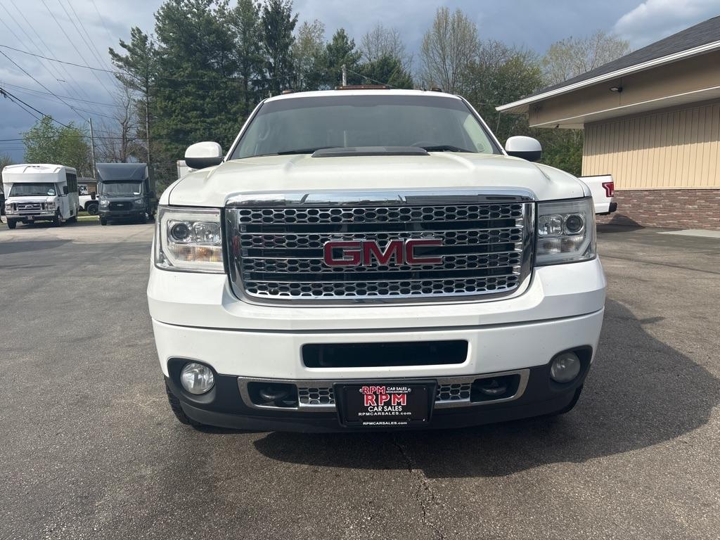 GMC Sierra 2500HD Denali Crew Cab 4WD 2014