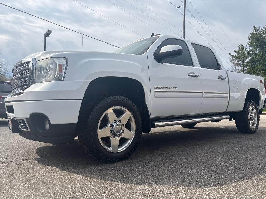 GMC Sierra 2500HD Denali Crew Cab 4WD 2014