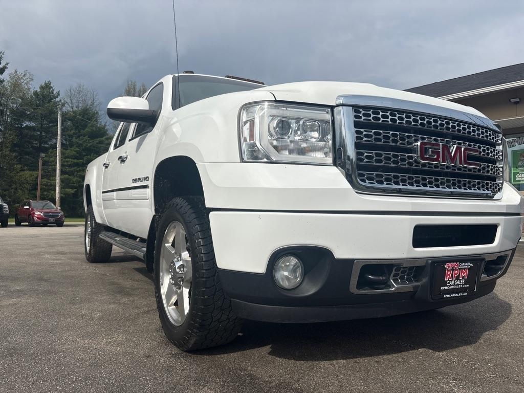 GMC Sierra 2500HD Denali Crew Cab 4WD 2014