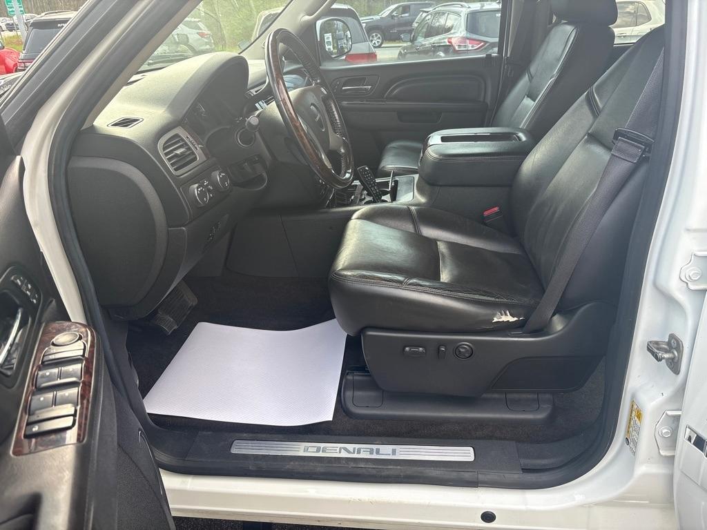 GMC Sierra 2500HD Denali Crew Cab 4WD 2014