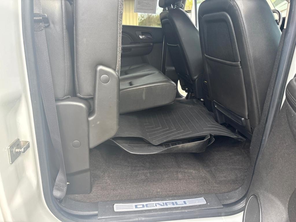 GMC Sierra 2500HD Denali Crew Cab 4WD 2014