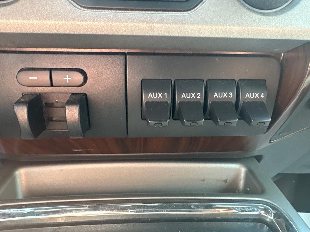 Ford F-250 SD Lariat Crew Cab 4WD 2015