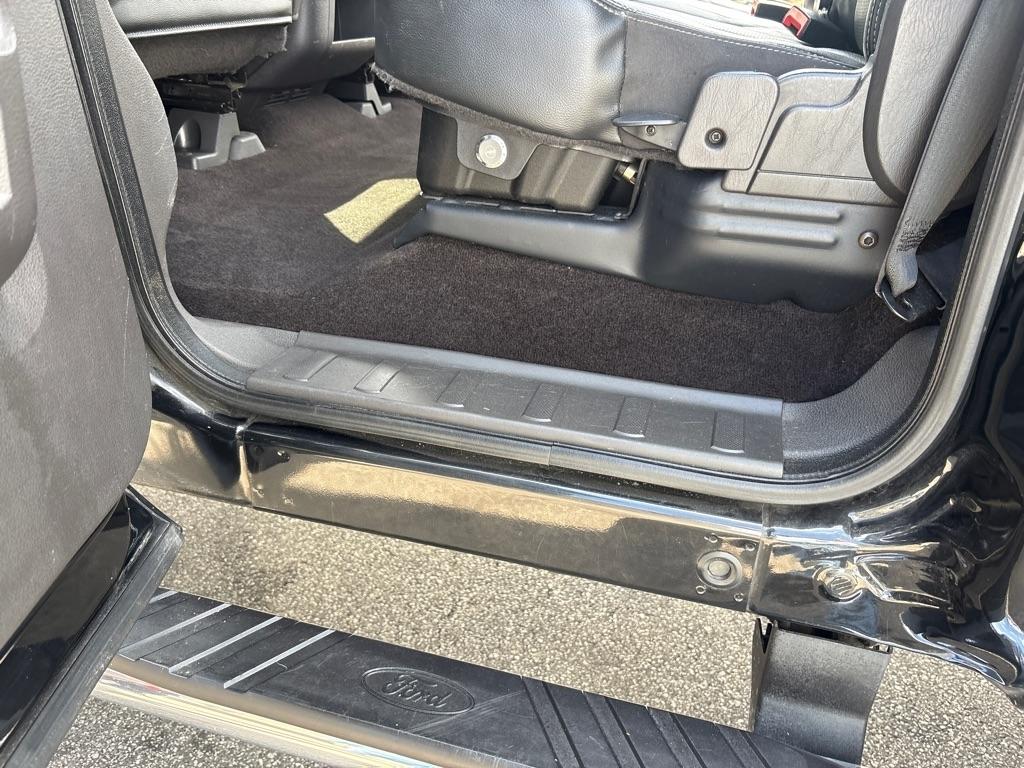 Ford F-250 SD Lariat Crew Cab 4WD 2015