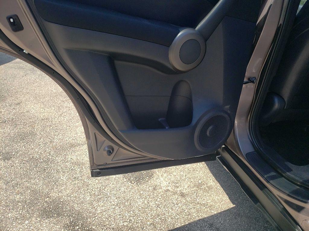 Honda CR-V SE 4WD 5-Speed AT 2011