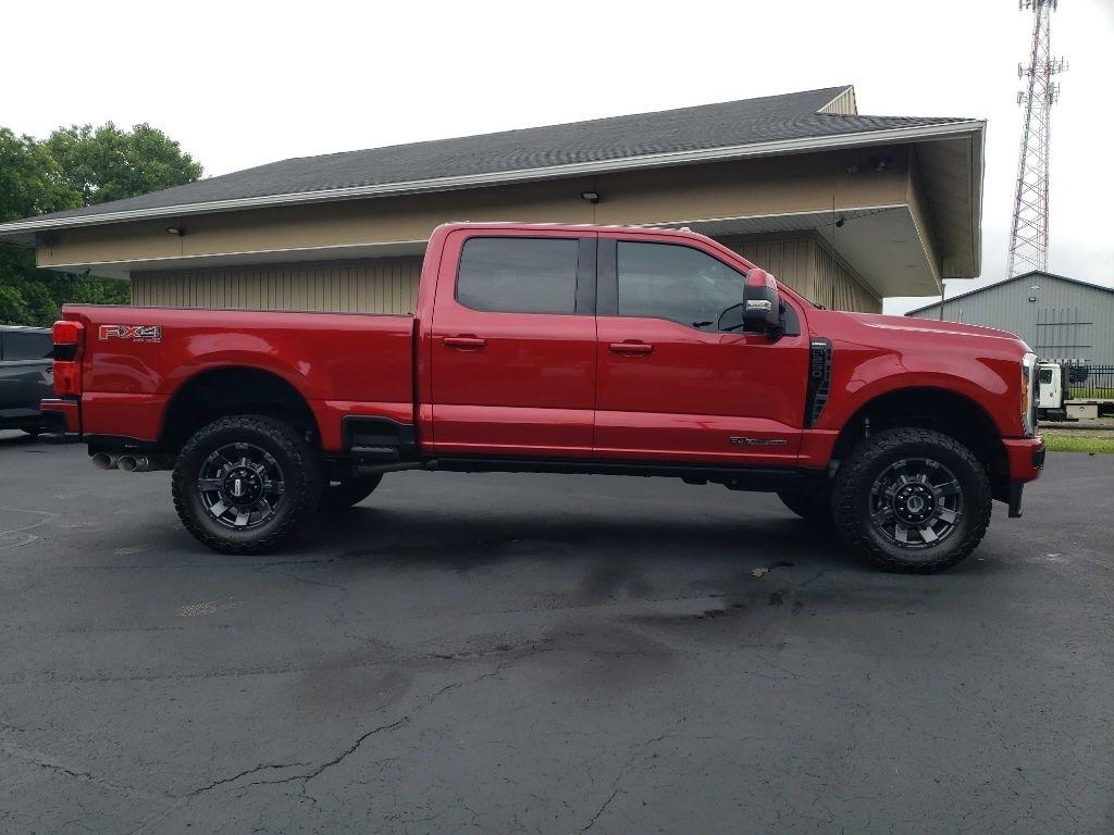Ford F-250 SD Lariat Crew Cab 4WD 2023