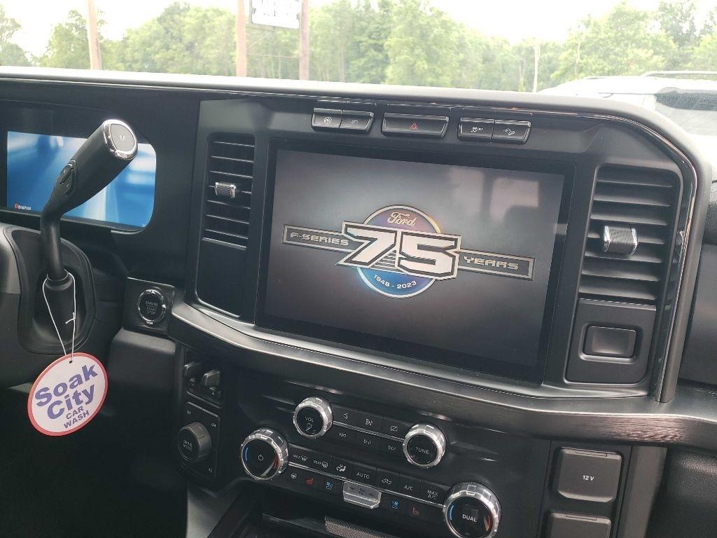 Ford F-250 SD Lariat Crew Cab 4WD 2023