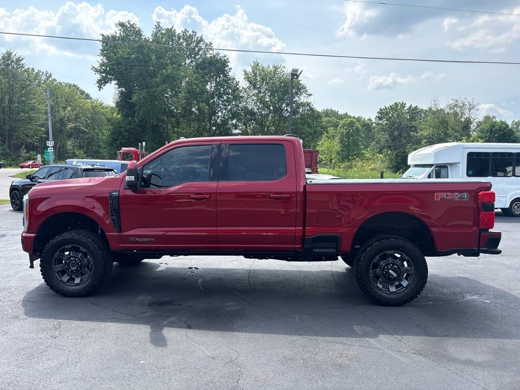 Ford F-250 SD Lariat Crew Cab 4WD 2023