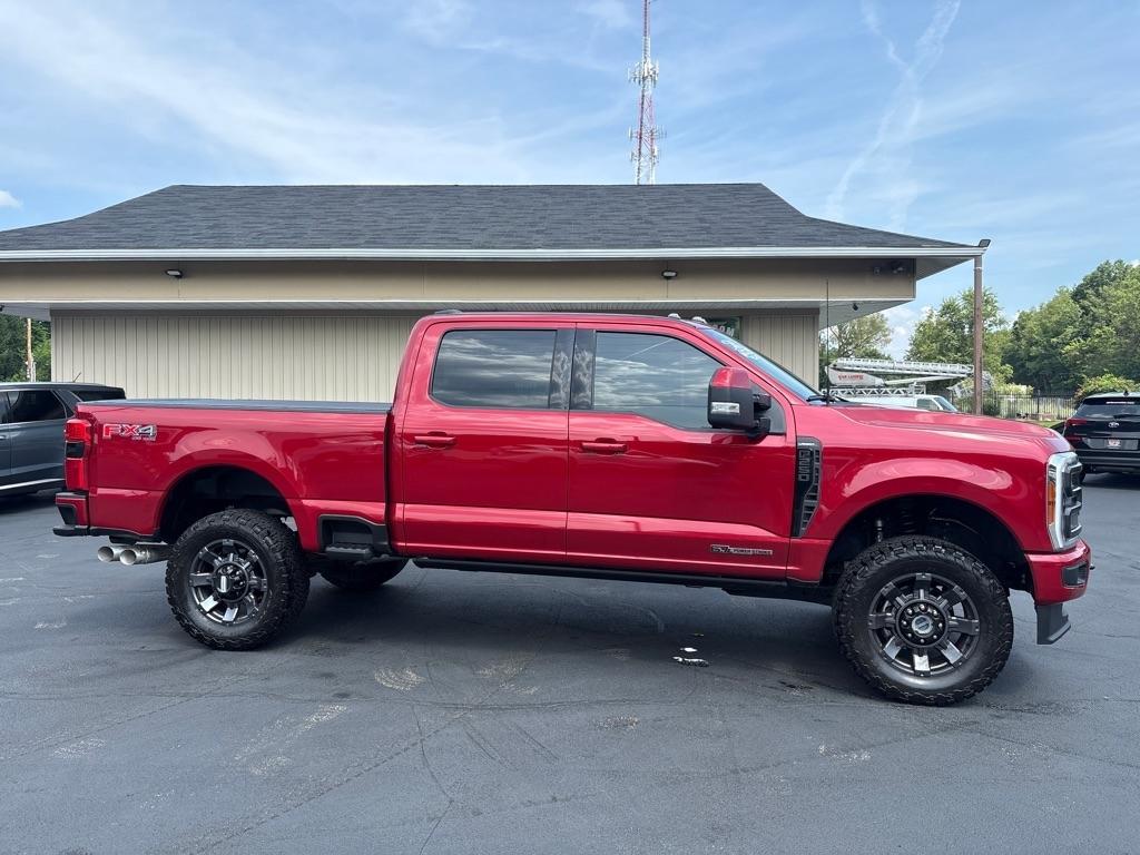 Ford F-250 SD Lariat Crew Cab 4WD 2023