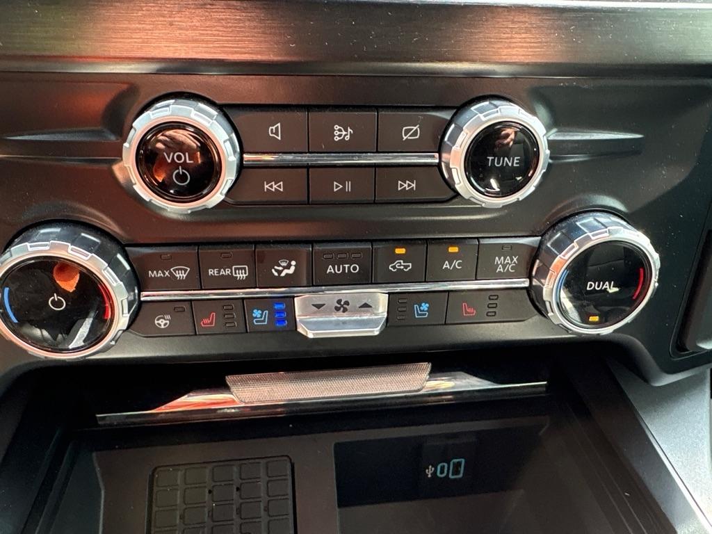 Ford F-250 SD Lariat Crew Cab 4WD 2023