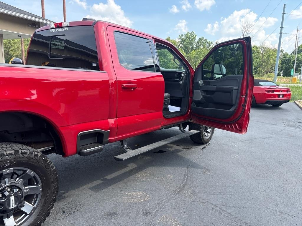 Ford F-250 SD Lariat Crew Cab 4WD 2023
