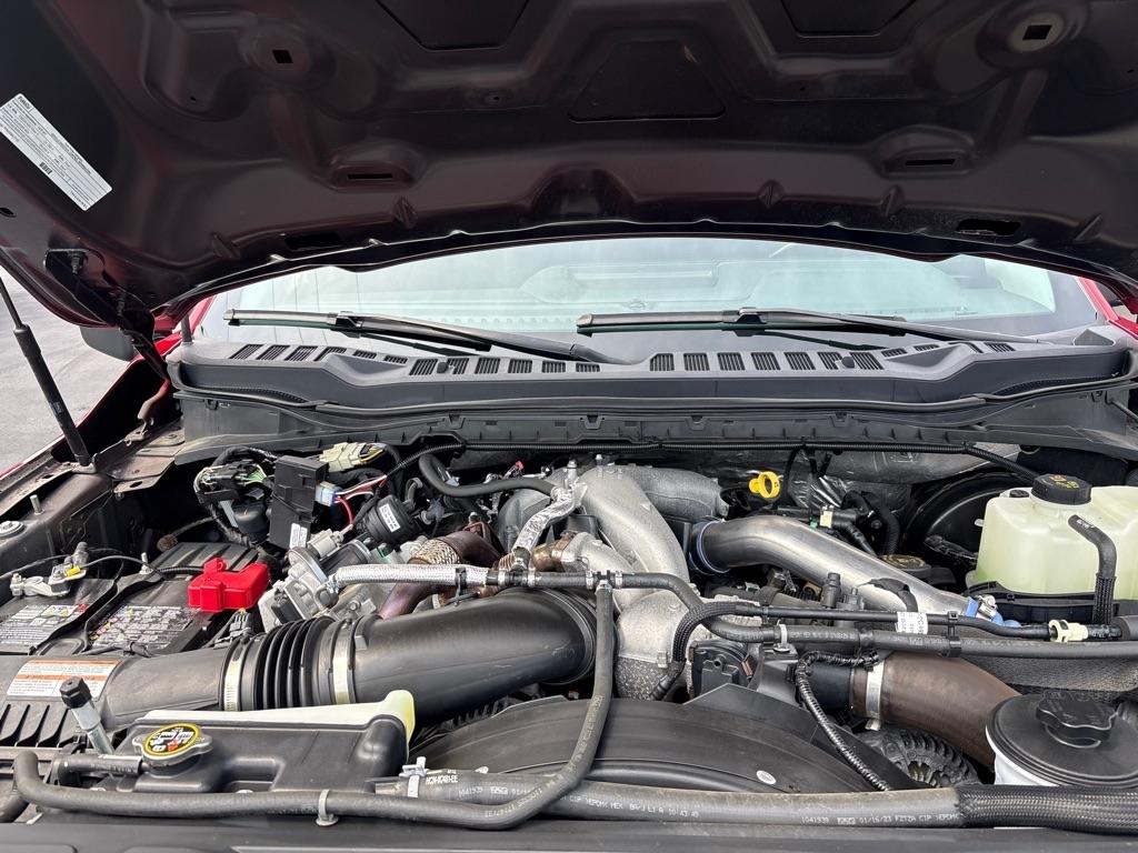 Ford F-250 SD Lariat Crew Cab 4WD 2023