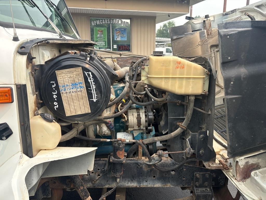 International 4700  2001