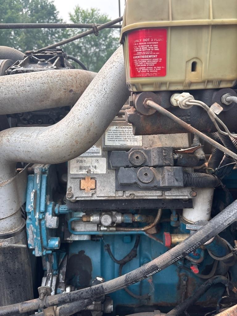 International 4700  2001