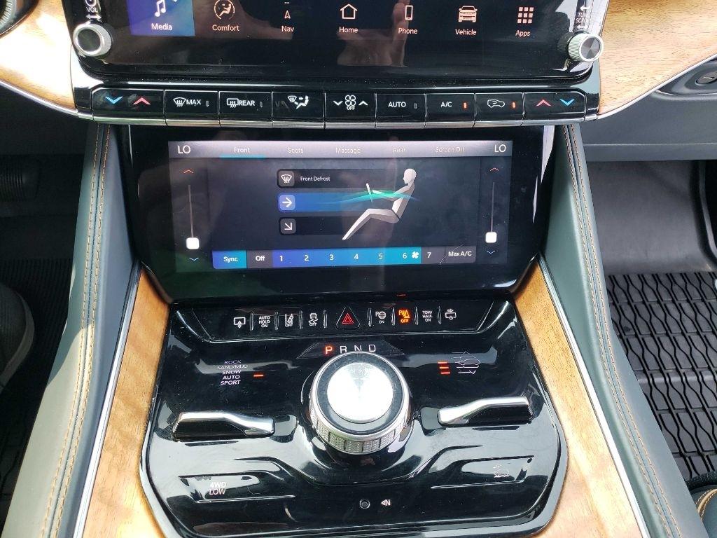 Jeep Grand Wagoneer Series II 4WD 2022
