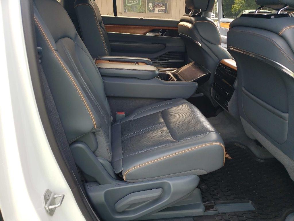 Jeep Grand Wagoneer Series II 4WD 2022