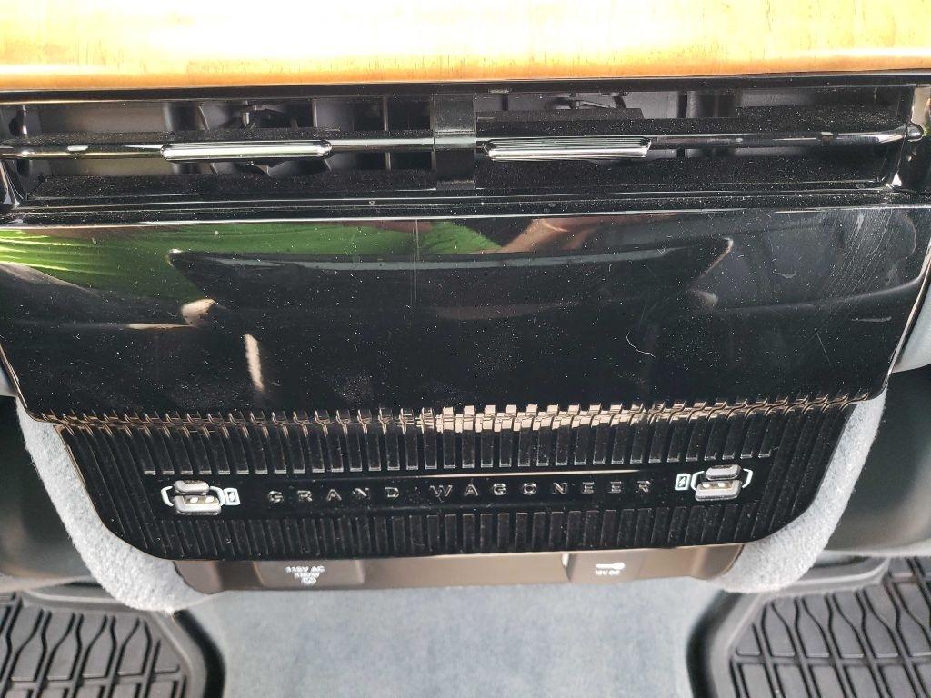 Jeep Grand Wagoneer Series II 4WD 2022